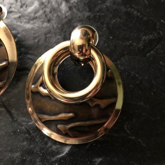 Vintage Post Earrings Gold Tone - Picture 2 of 5